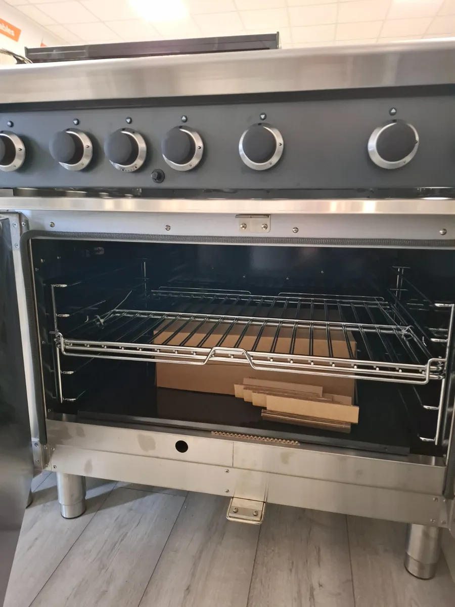 Blueseal Cobra 900mm Six Burner Gas Static Oven - Image 2