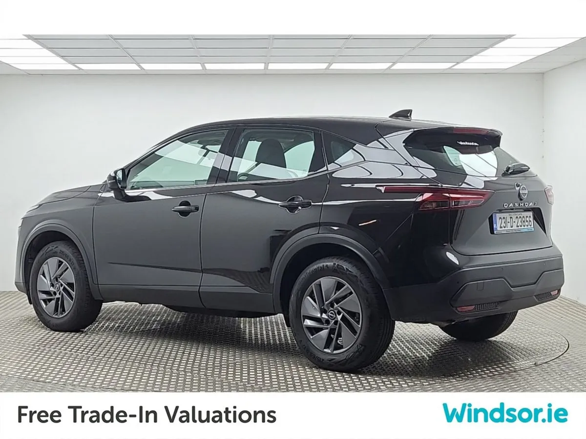 Nissan QASHQAI 1.3 PET Mild Hybrid Sv low Kms - Image 4