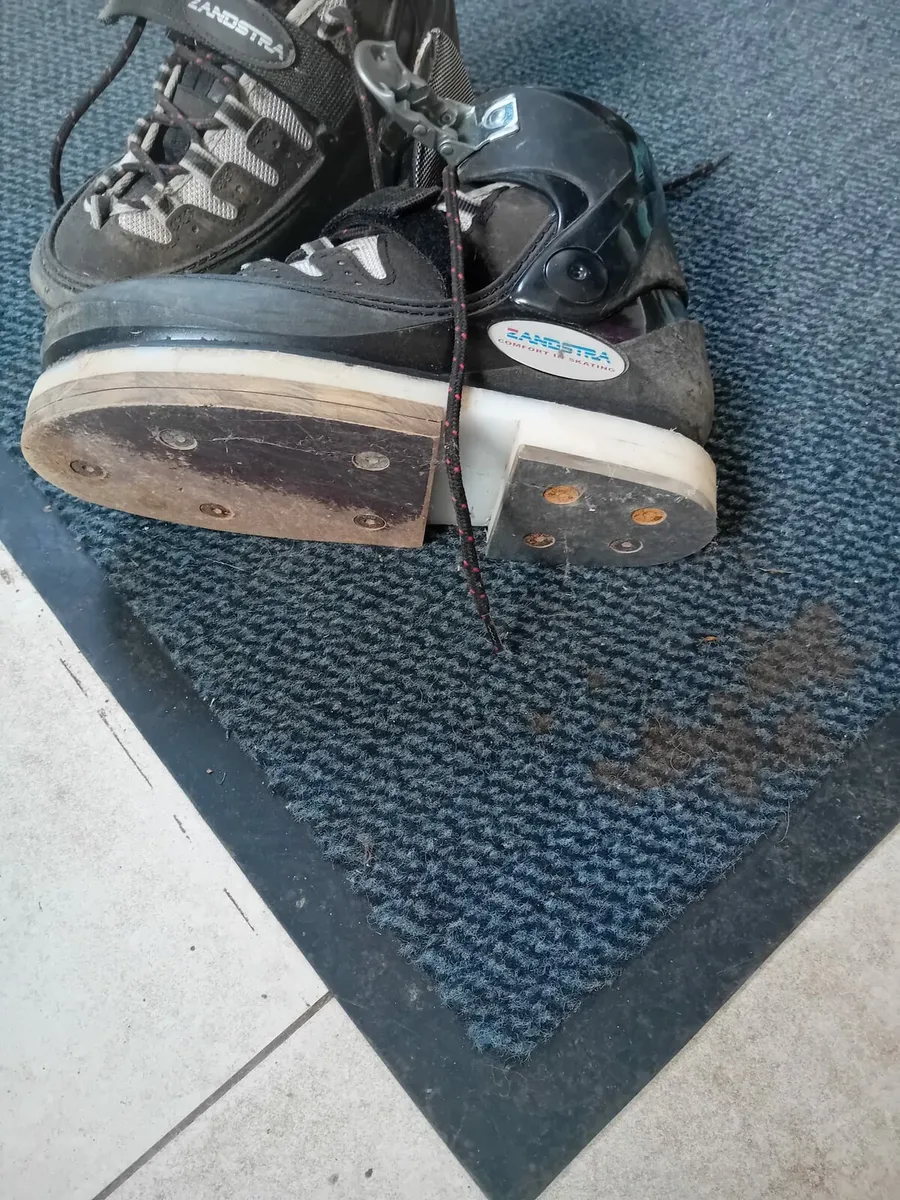 Tug of War Boots - Image 1