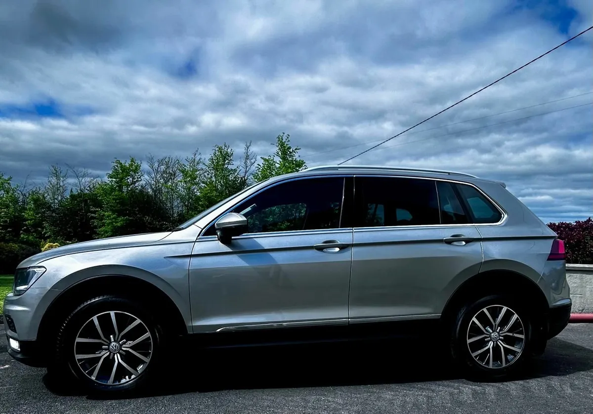 2017 (171) Volkswagen Tiguan - Image 4