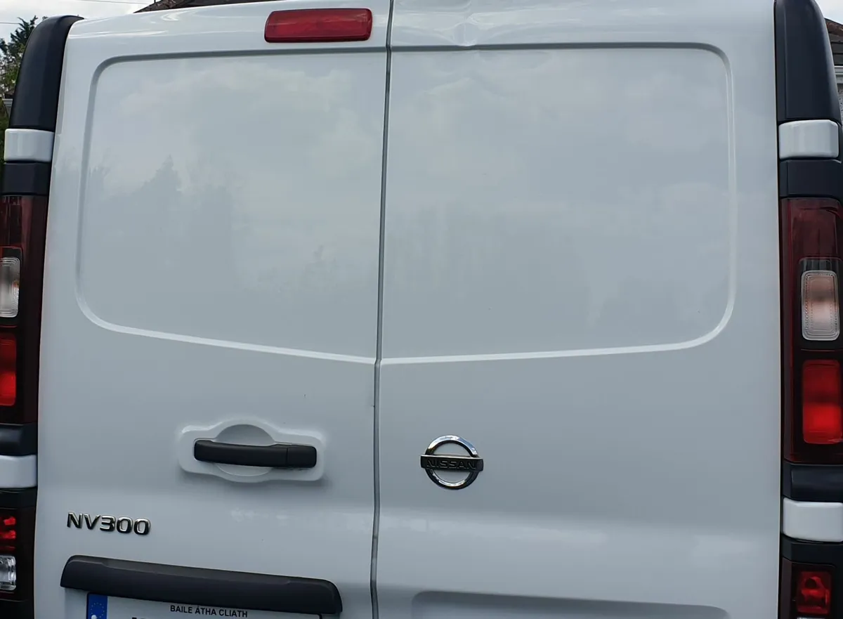 Nissan NV300 2018 - Image 4