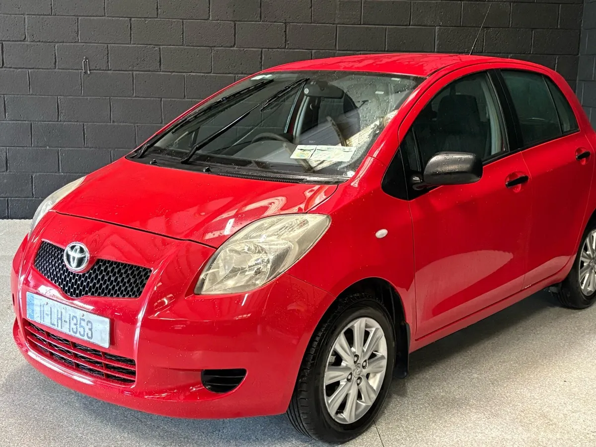 Toyota Yaris Diesel - Image 2