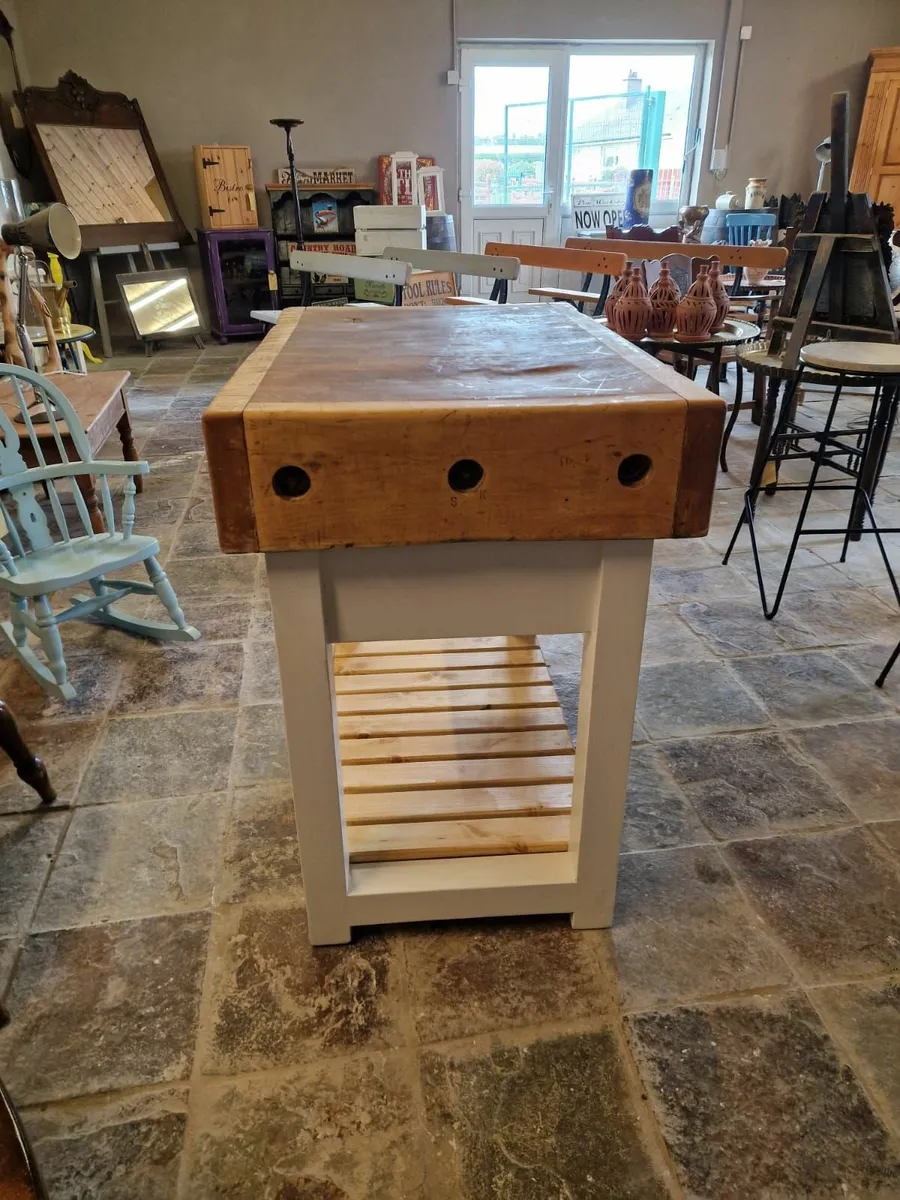 Large vintage kitchen butcher block - Image 3