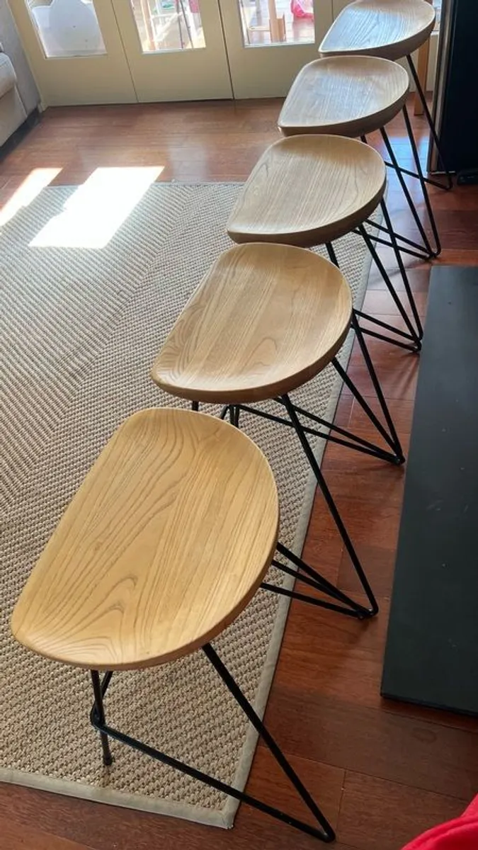 Bar Stools (x5) with black frame - Image 1