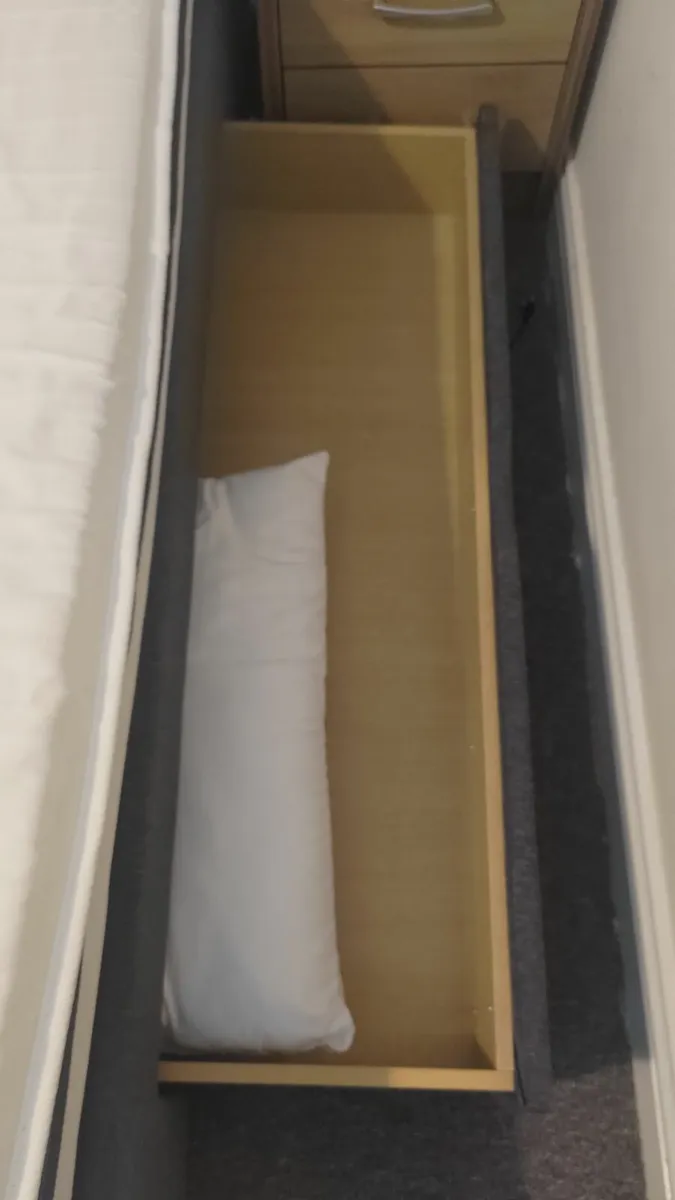 Super king size bed with 2 drawers and mattress - Image 3