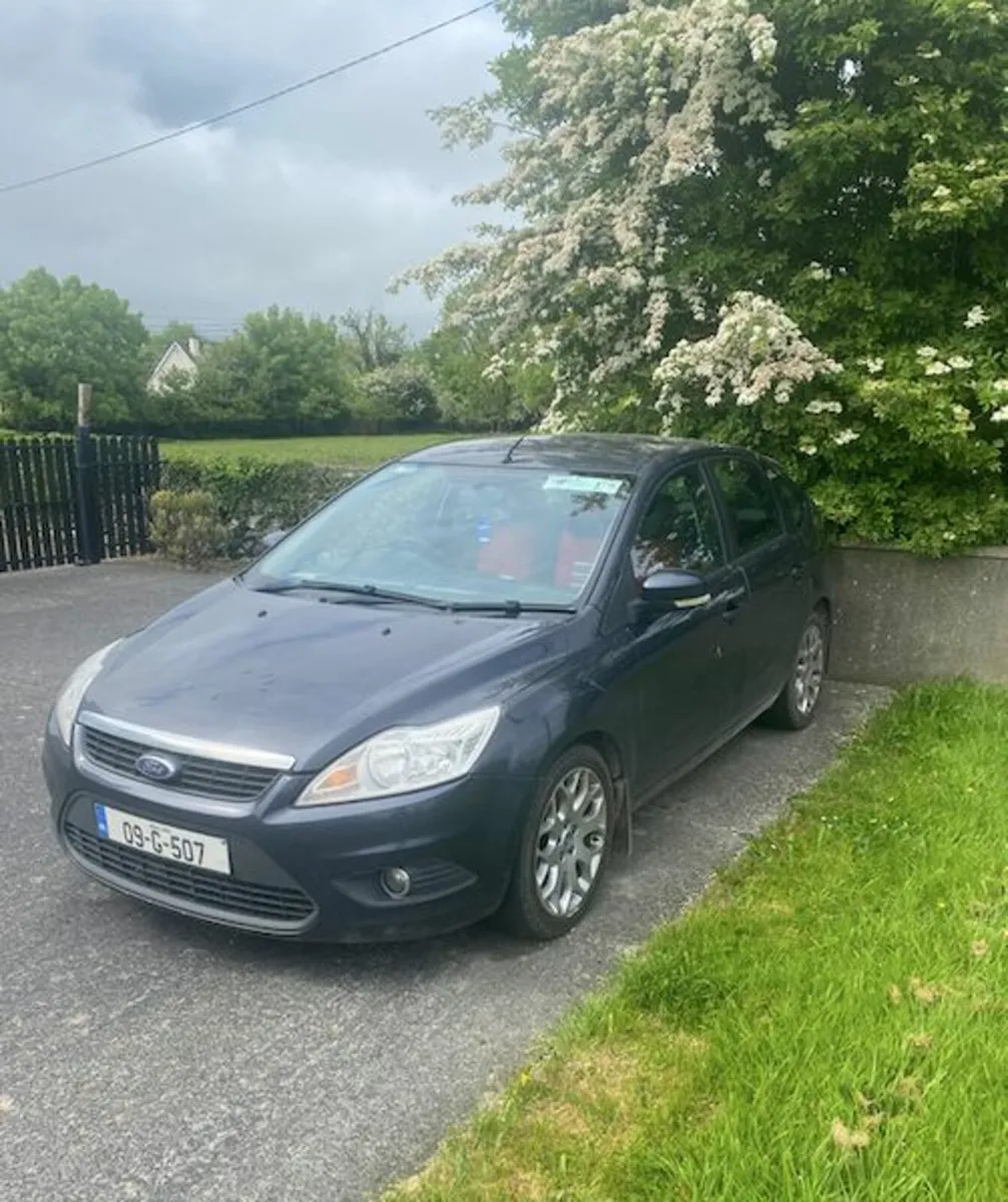 Ford Focus 2009 - Image 2