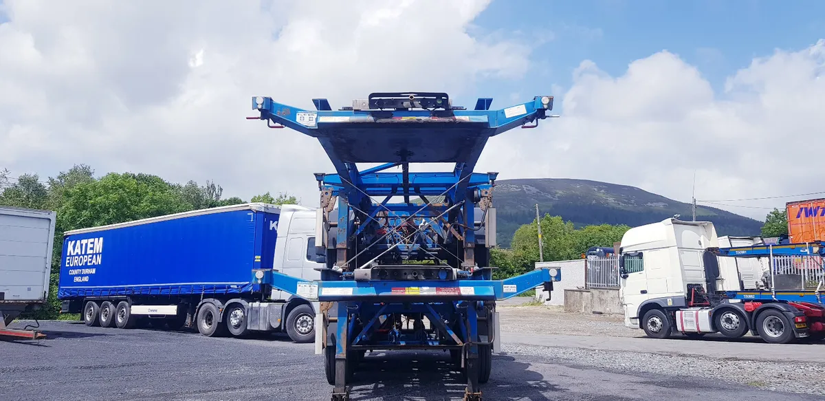 2014 Dennison Sliding Skelly Trailer, 14 Locks - Image 2
