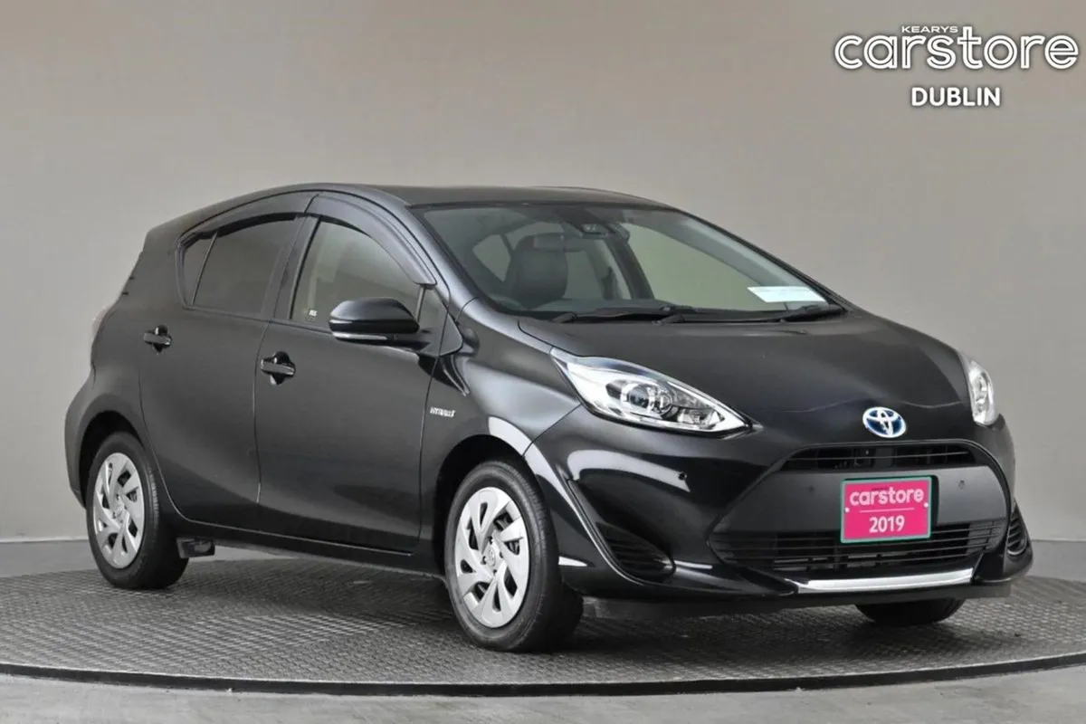 Toyota Aqua 1.5 Vvt-i Hybrid  reverse Cam android - Image 1
