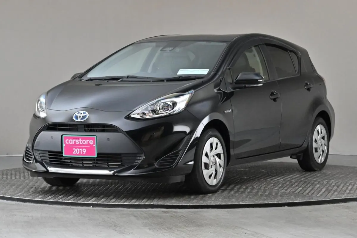 Toyota Aqua 1.5 Vvt-i Hybrid  reverse Cam android - Image 3