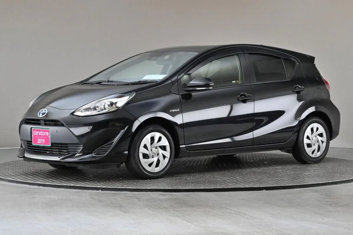 Toyota Aqua 1.5 Vvt-i Hybrid  reverse Cam android - Image 4