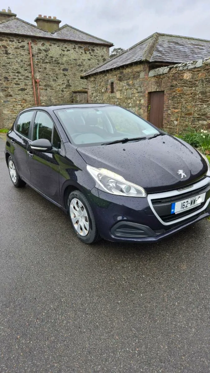 Peugeot 208 - Image 2