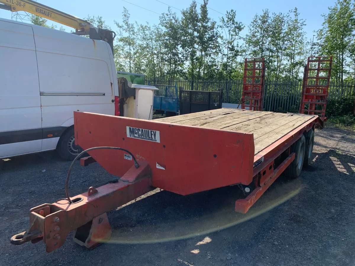 BID ONLINE NOW - 2004 MCCAULEY TWIN AXLE LOW LOADE - Image 1