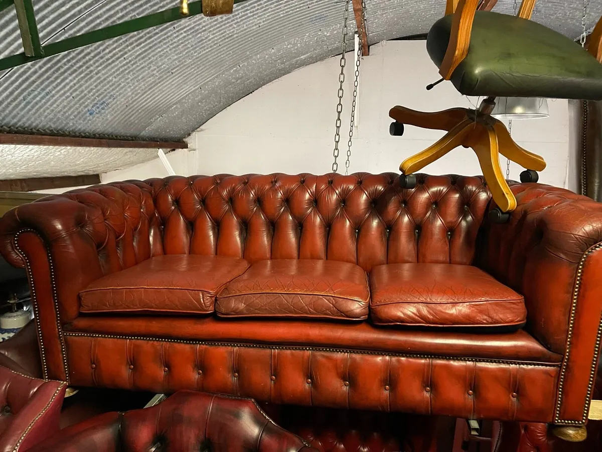 Original antique chesterfield sofa - Image 1