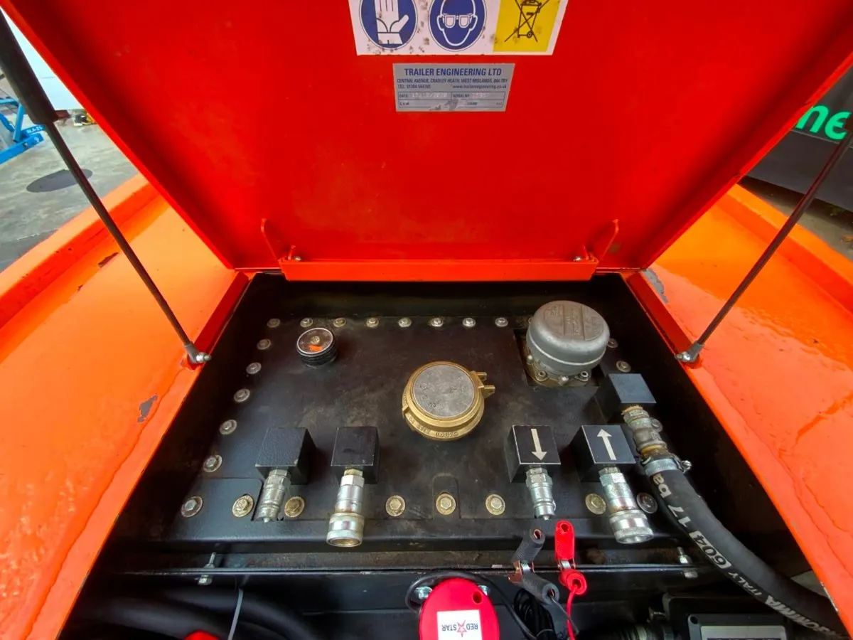 3000 litre BUNDED FUEL DELIVERY BOWSER....1402. - Image 4