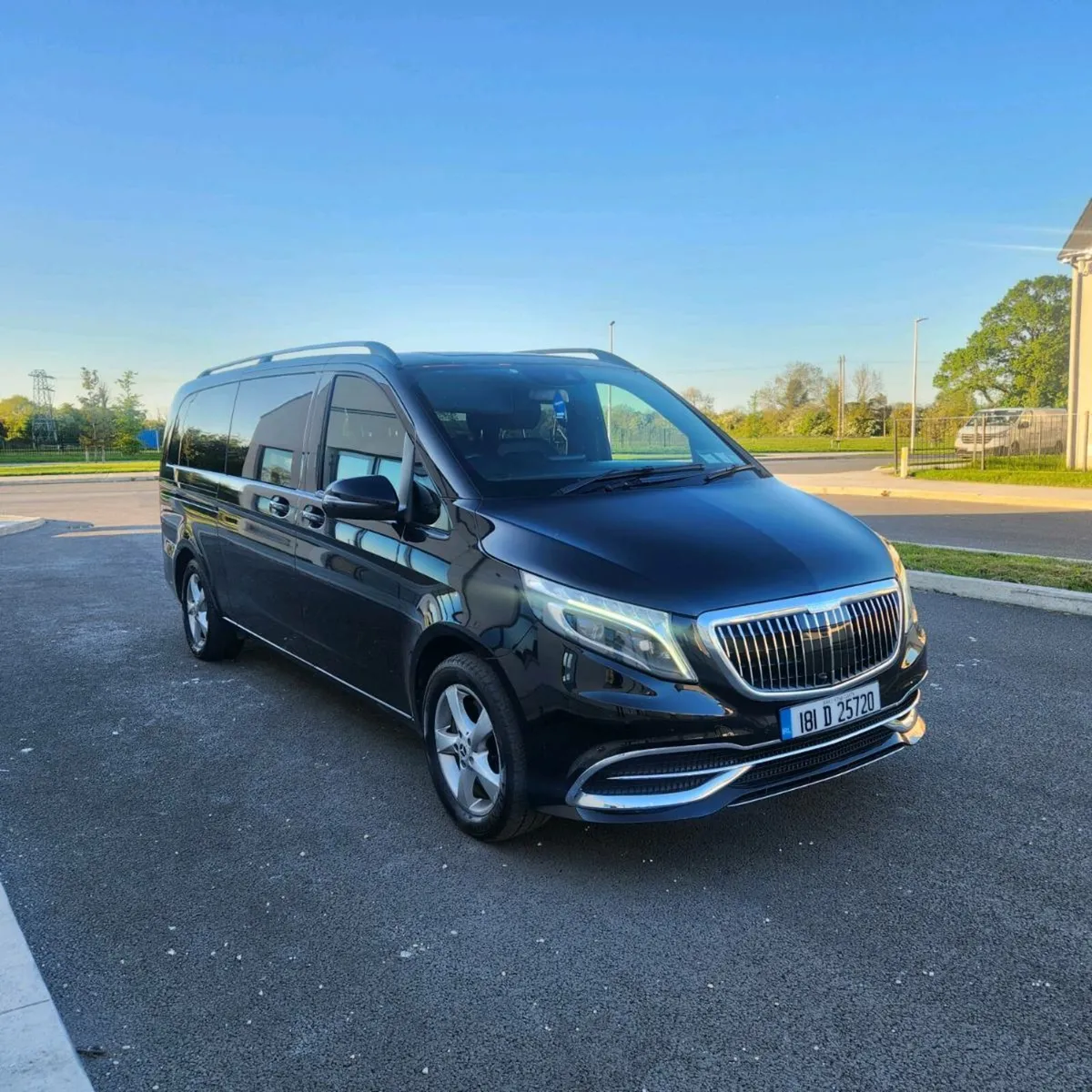 181 MERCEDES V250 VIANO EXTRA LONG WHEEL BASE - Image 1