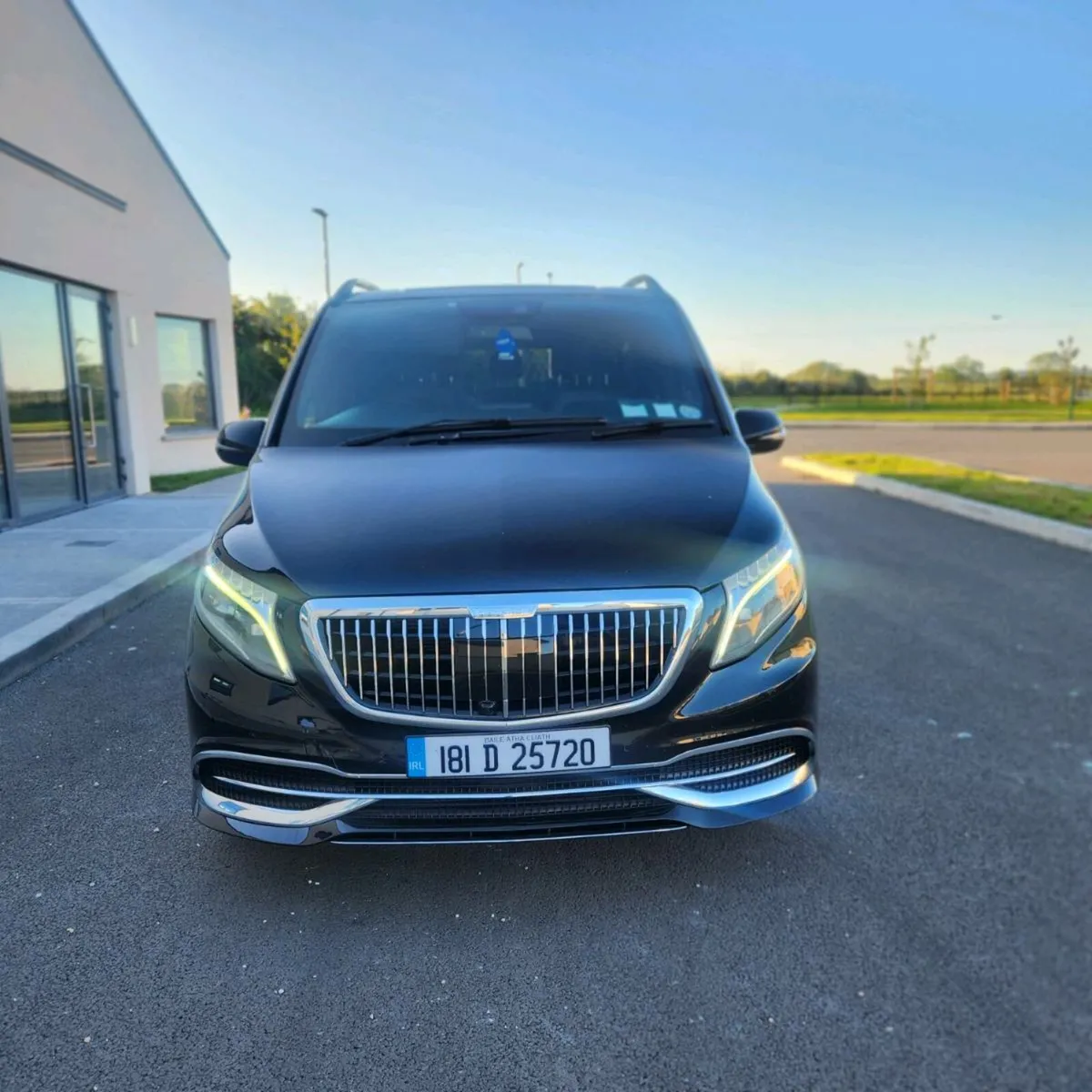 181 MERCEDES V250 VIANO EXTRA LONG WHEEL BASE - Image 2
