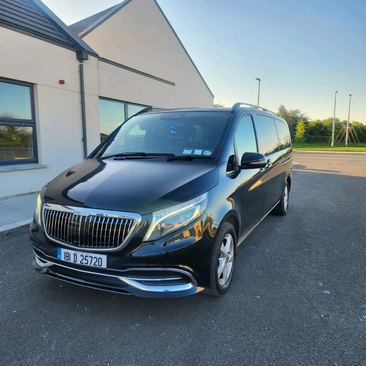 181 MERCEDES V250 VIANO EXTRA LONG WHEEL BASE - Image 3