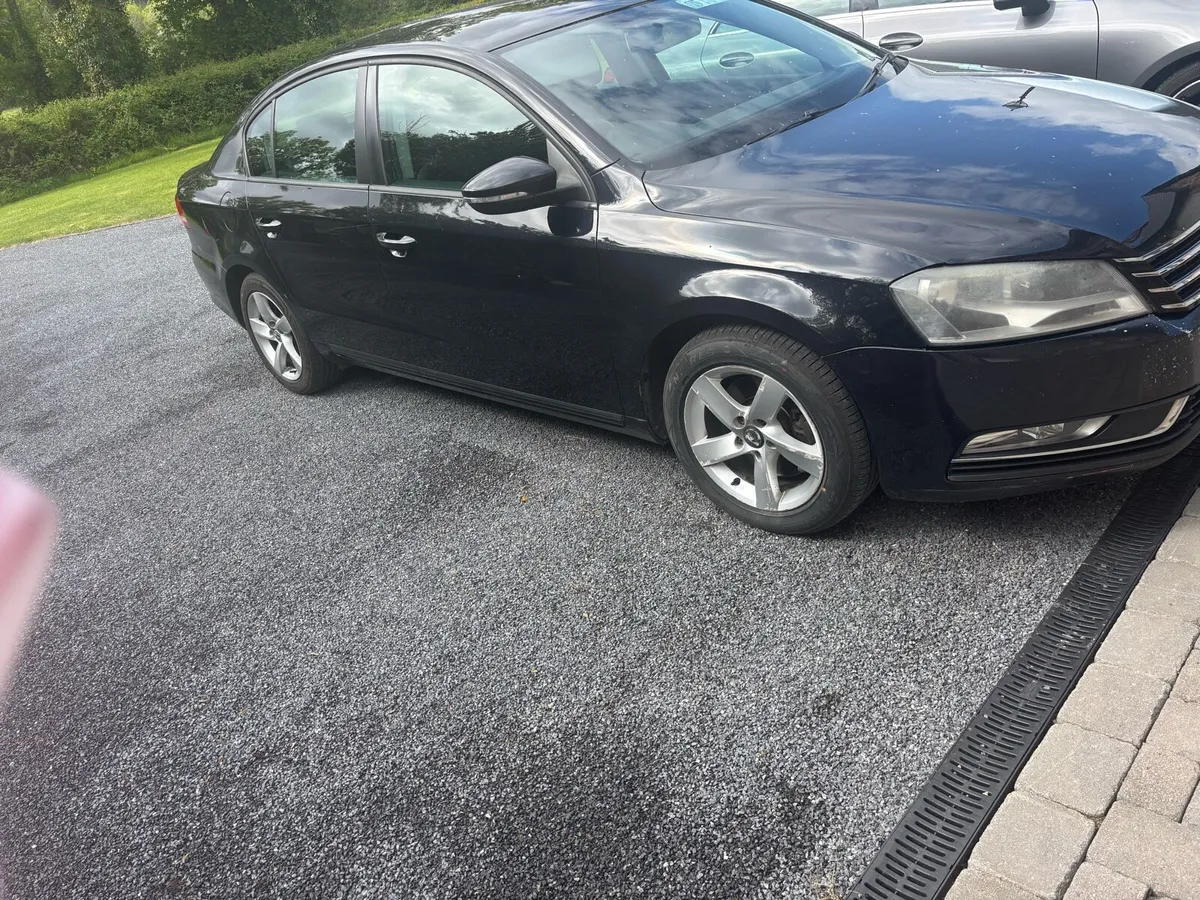 Volkswagen Passat - Image 2