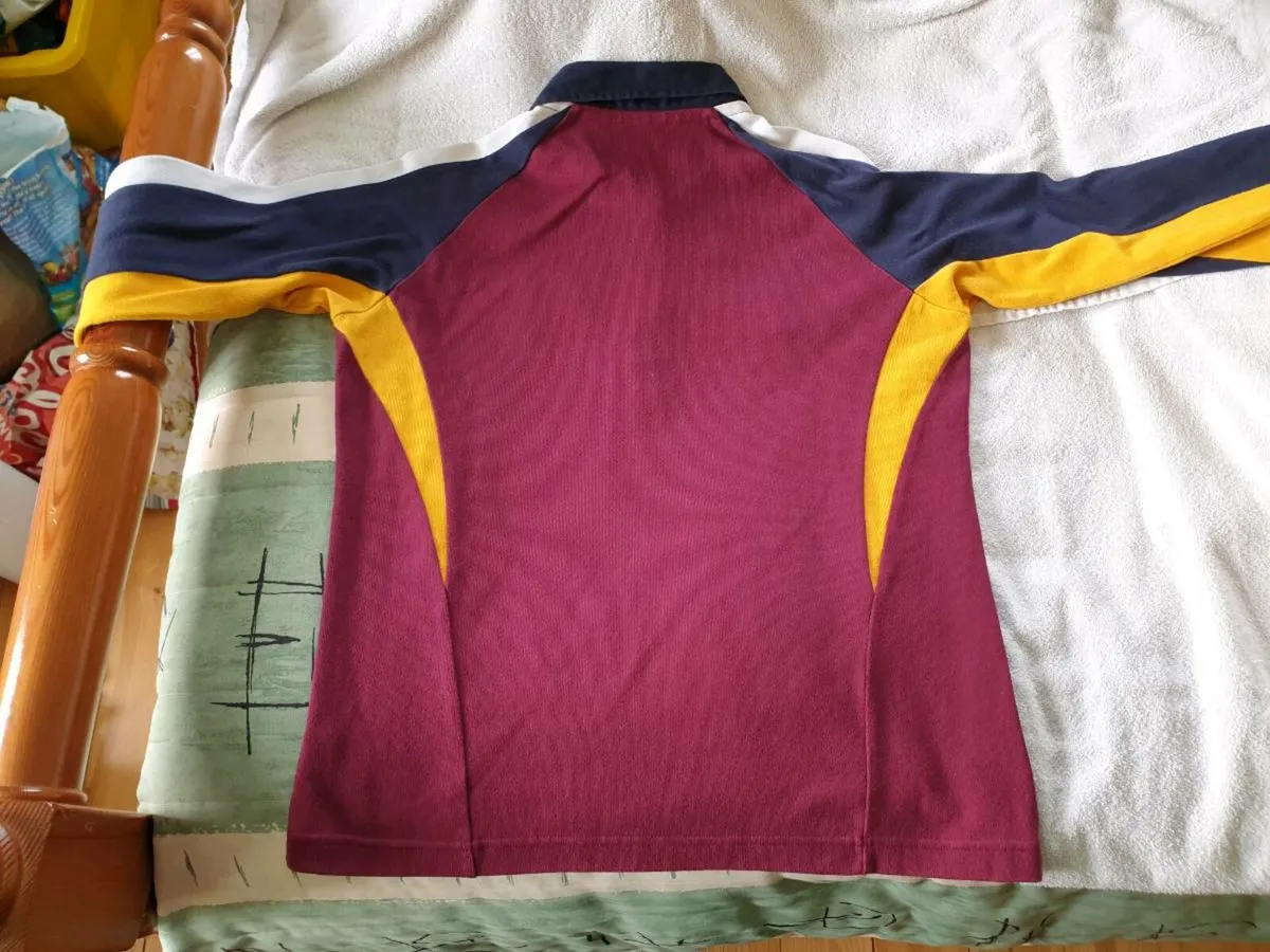 Queensland Reds Rugby Home Jersey 2004 to 2006 - Image 2