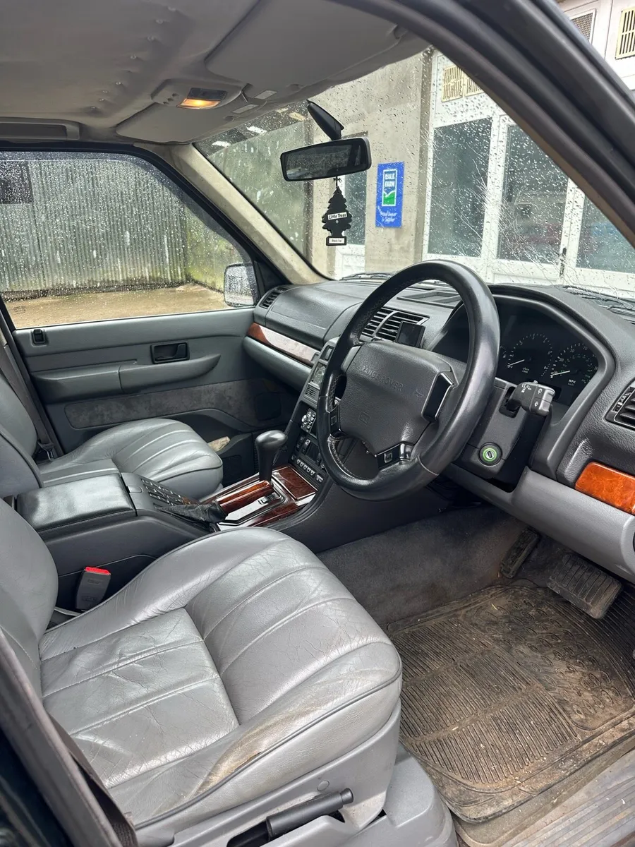 Range Rover - Image 4