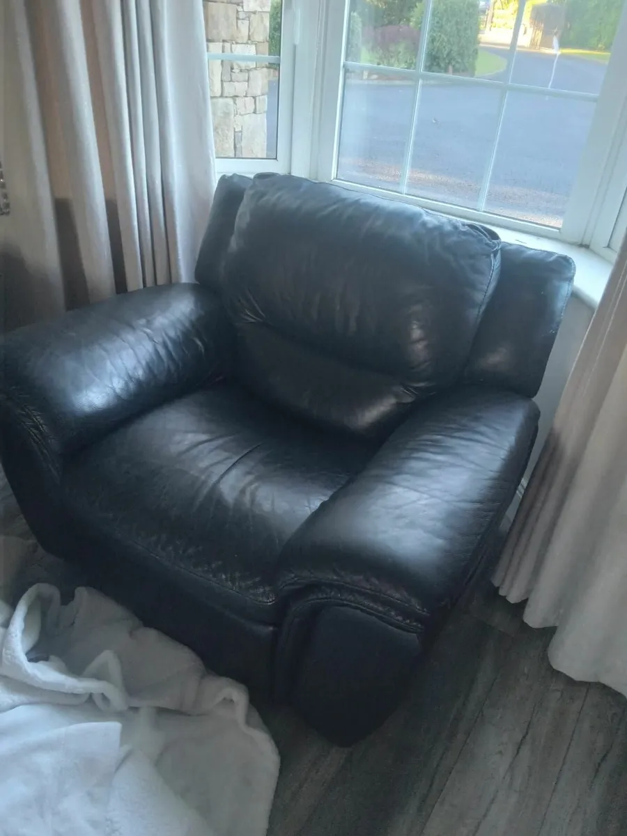 Couch and rocking arm chair - Image 2