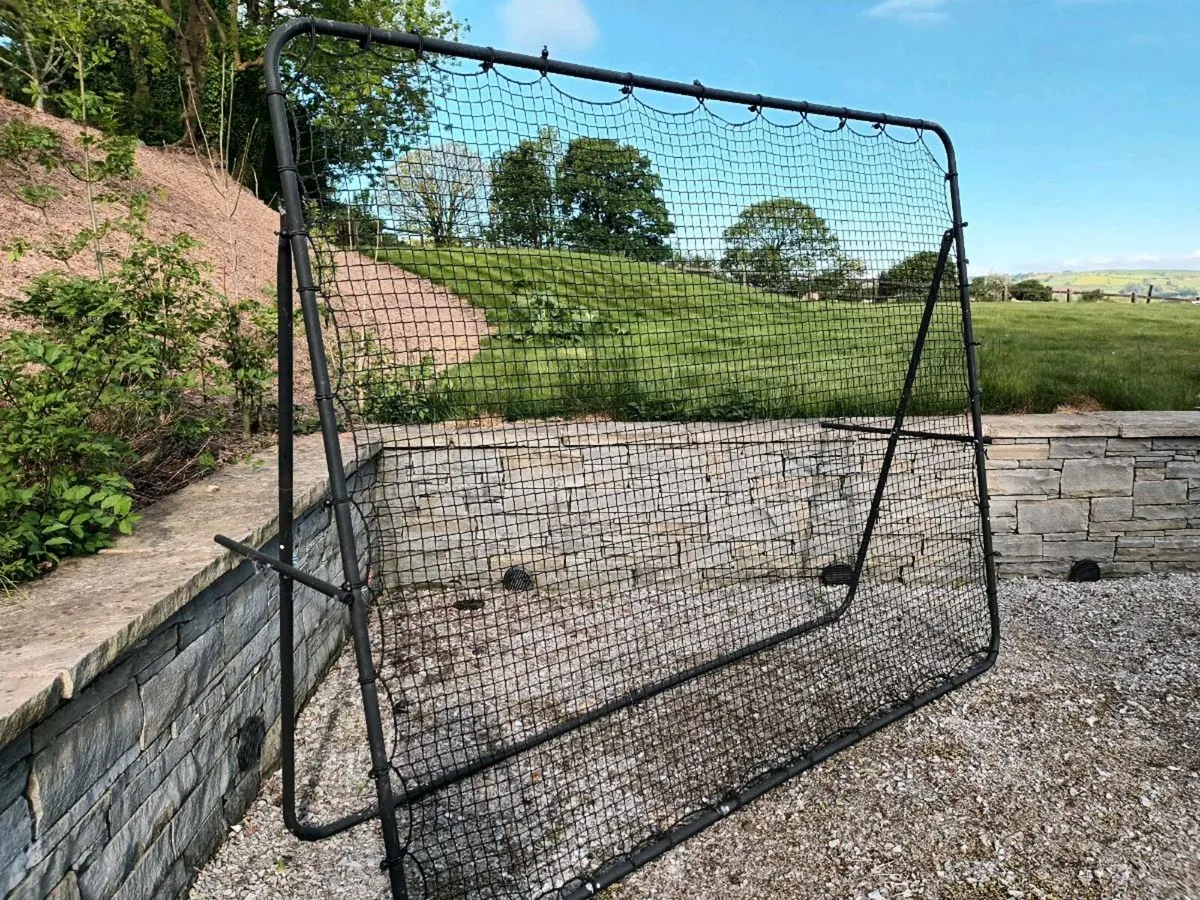 Large Hurling Rebounder - Image 1