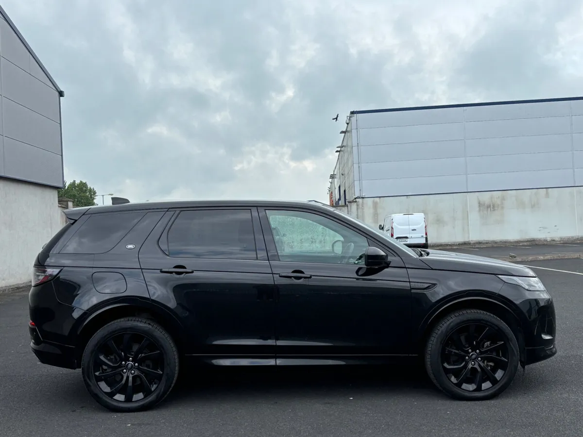 2022 Land Rover Discovery Sport R-Dynamic SE P300e - Image 4