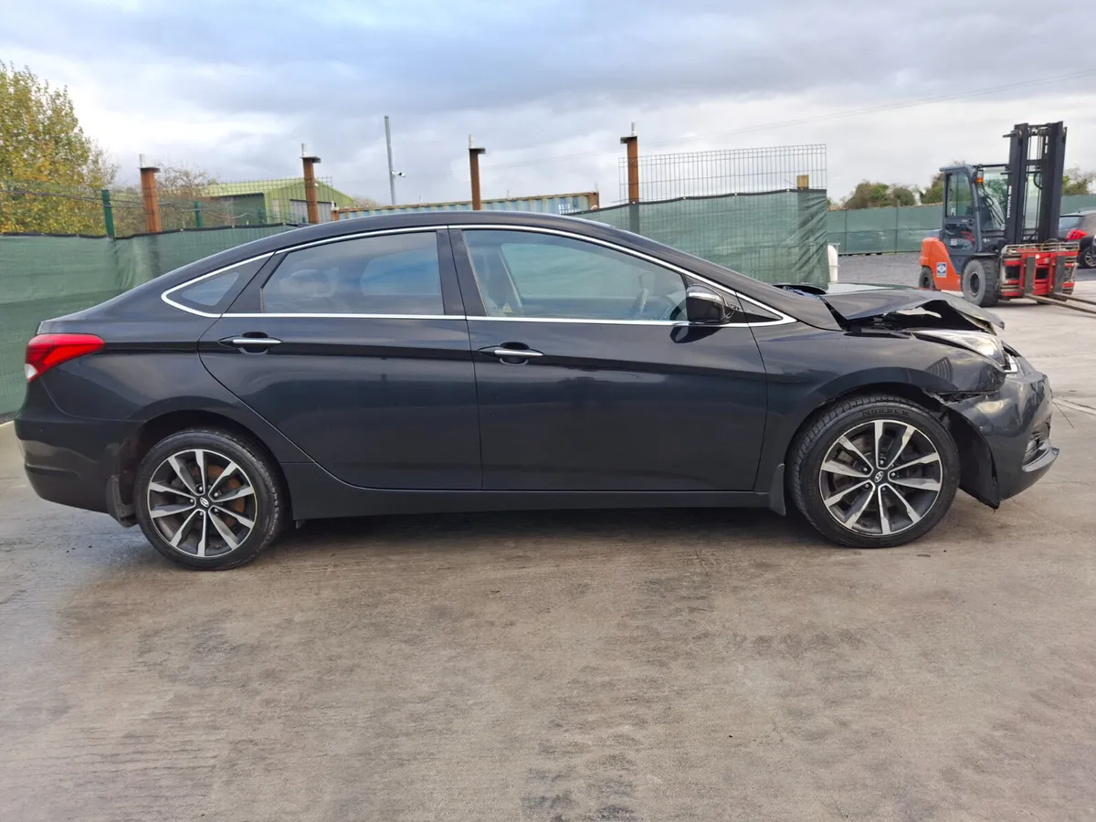 2017 Hyundai i40 Executive 1.7L Diesel - Image 2