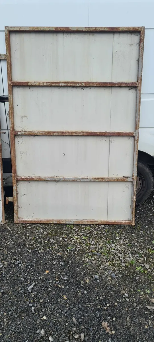 Metal Doors 2 x sets of metal garage size doors - Image 4