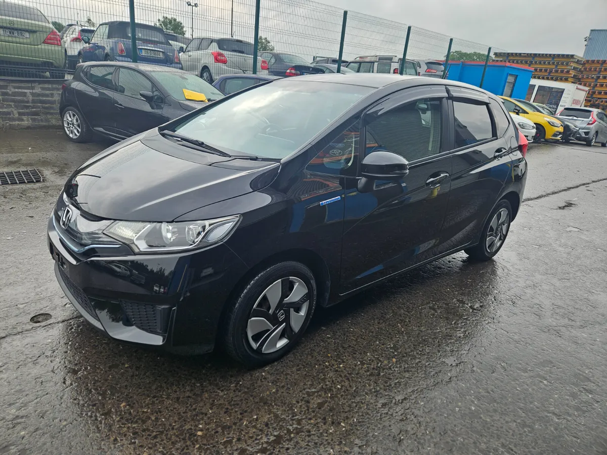 2014 Honda Fit Hybrid Automatic/ Leather Spec - Image 3