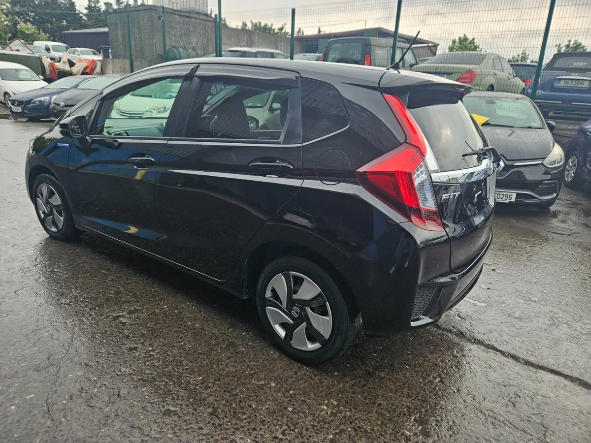 2014 Honda Fit Hybrid Automatic/ Leather Spec - Image 4