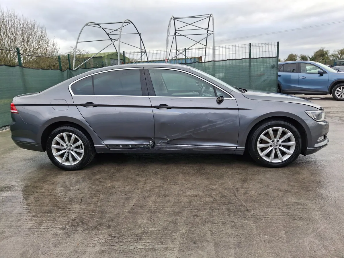 2016 Volkswagen Passat  2.0 TDI - Image 3