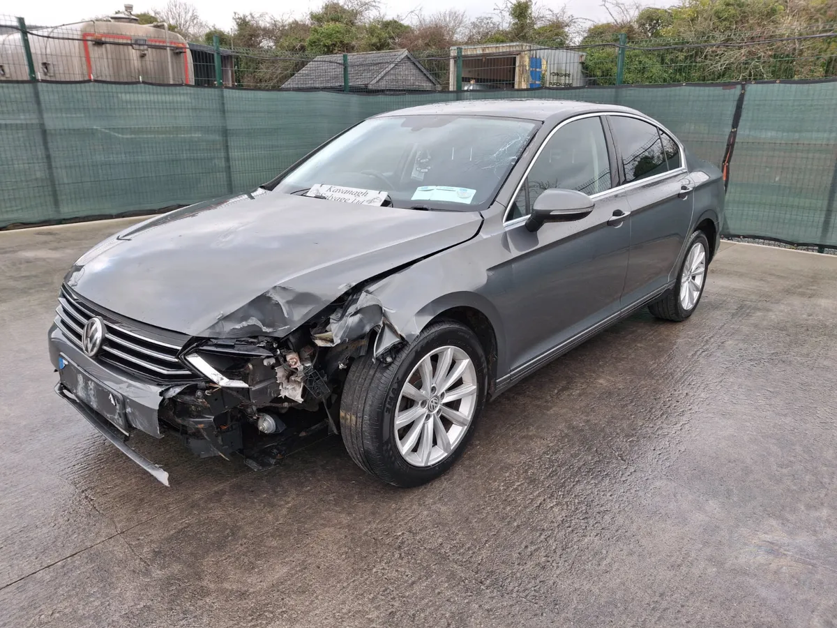 2016 Volkswagen Passat  2.0 TDI - Image 2
