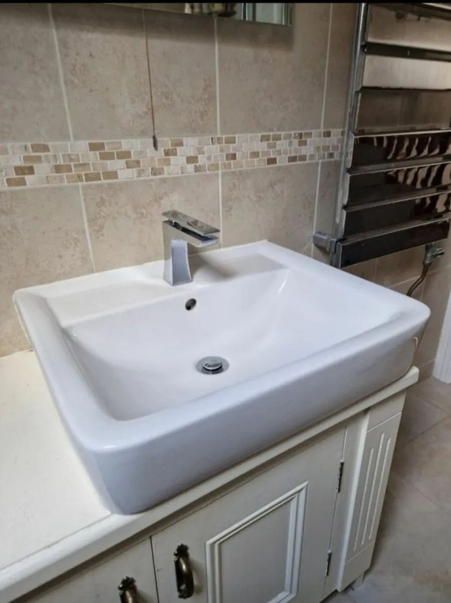 Bathroom Sink and matching Sink and bathroom taps - Image 1