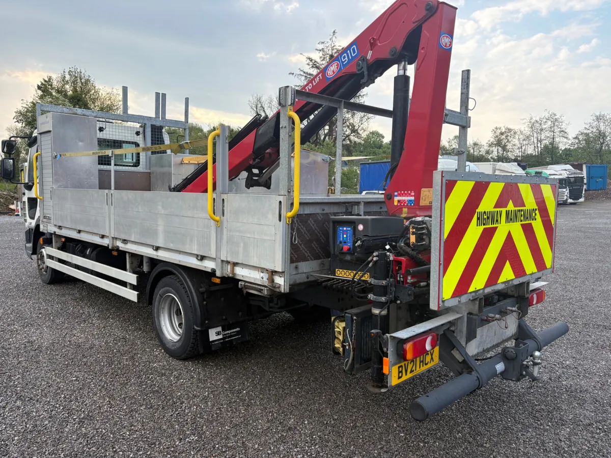 2021 DAF LF 180 12T Poling lorry remote crane - Image 4