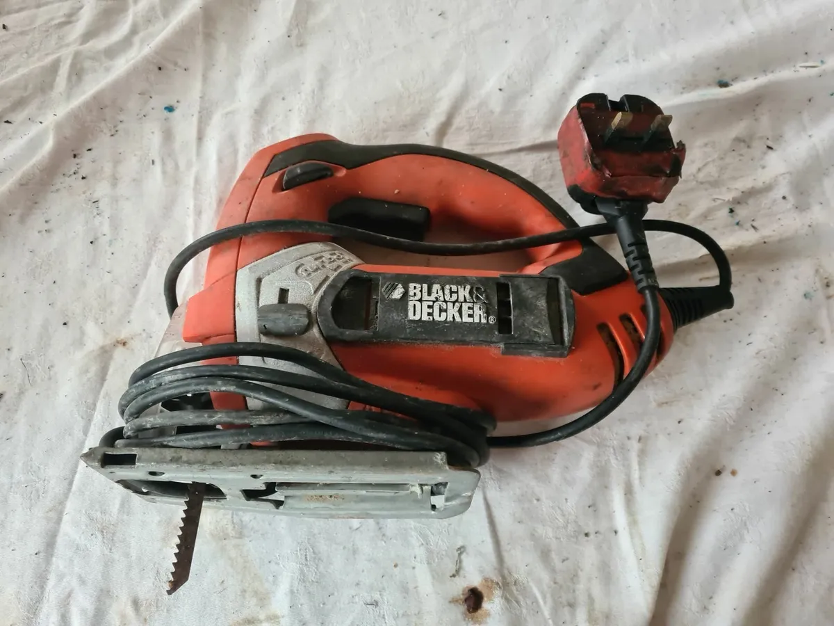 Black and Decker jig saw working perfectly……………….