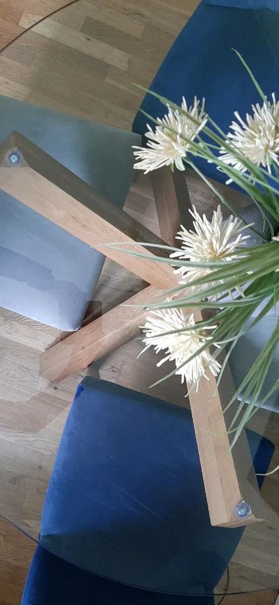 Circular glass table - Image 2