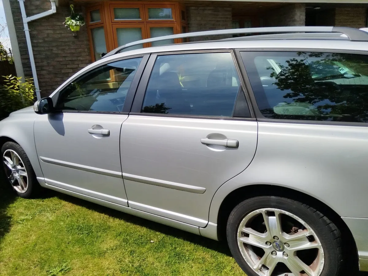 Volvo v50 - Image 3