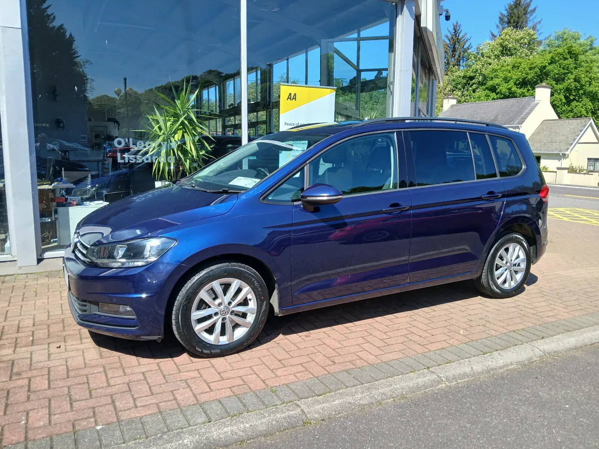 2019 Touran 1.6 TDi , Comfortline, 7 Seater.. - Image 2