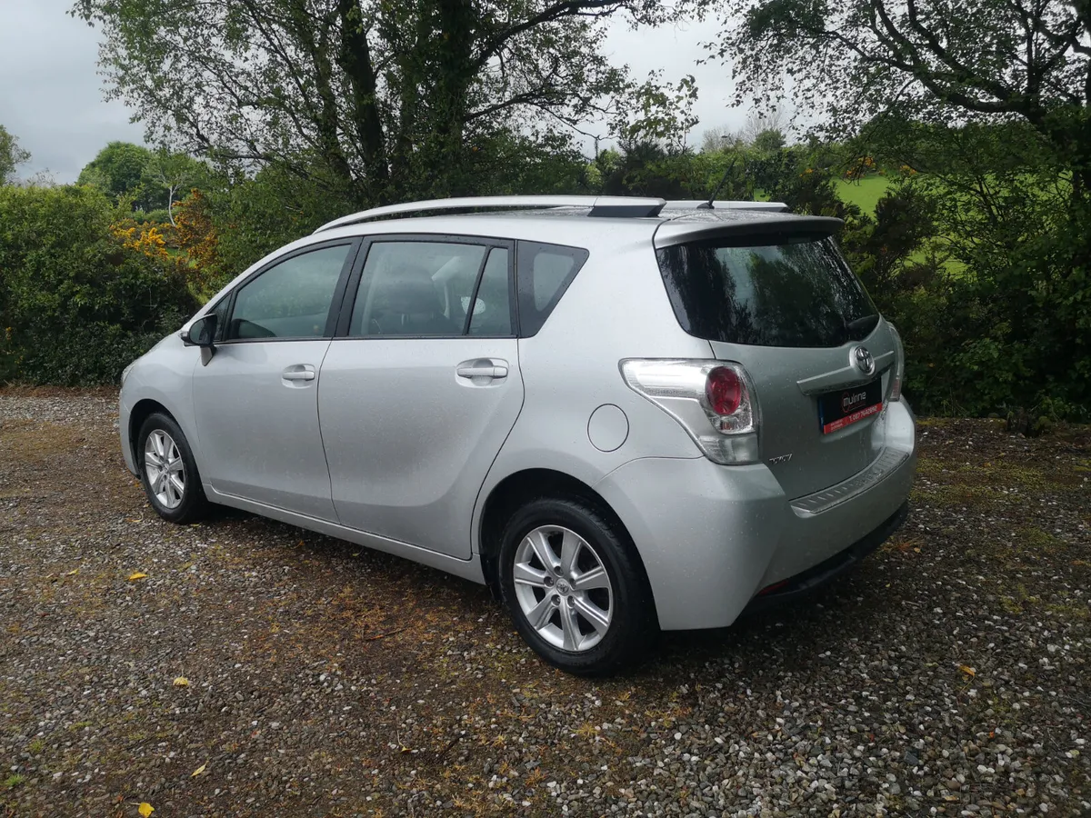 142 Toyota Verso 1.6 D4D Low KM Service History - Image 4