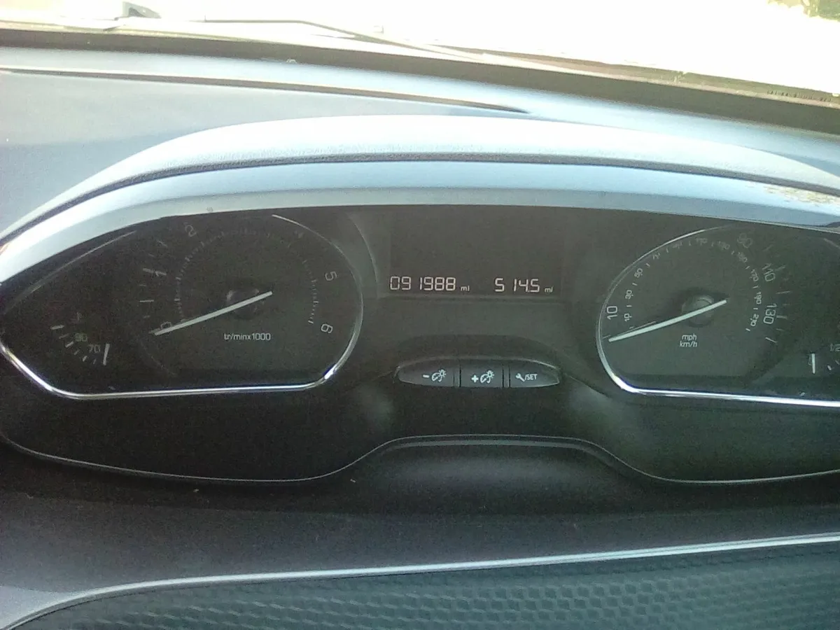 Peugeot 2008 2014 - Image 4