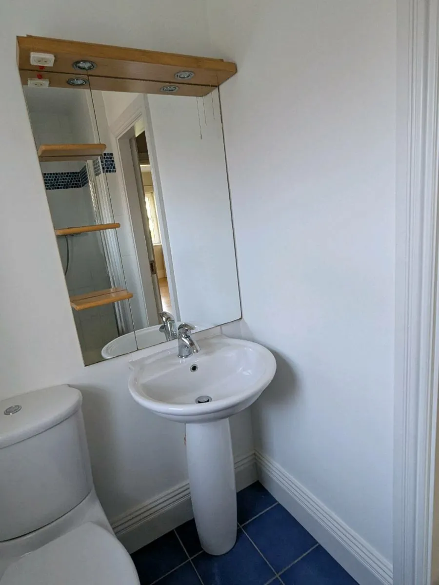 Bathroom sink units x 3 - Image 3