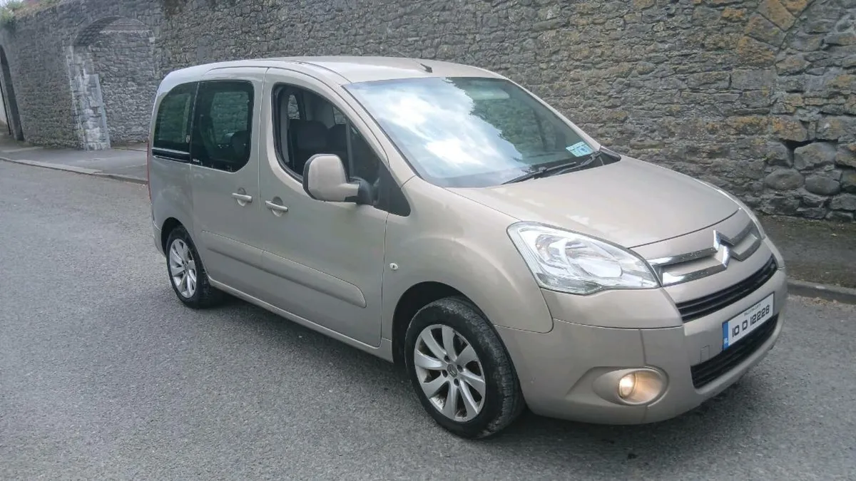 2010 citroen berlingo multispace nct &tax €1600 - Image 1