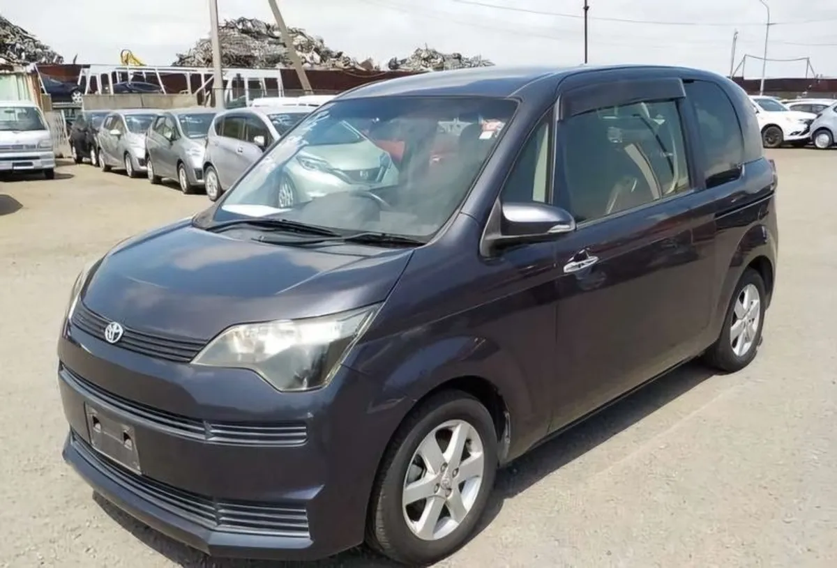 2014 Toyota Spade - Image 1