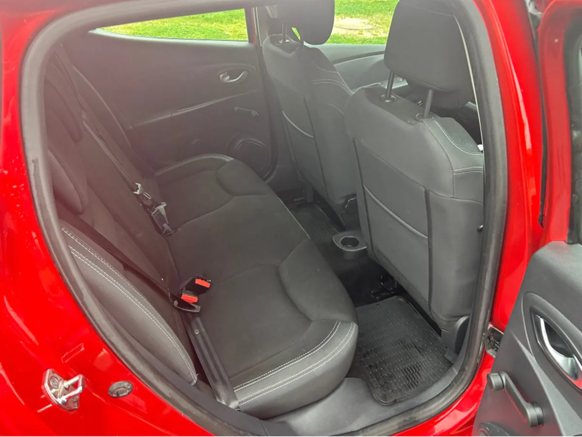 Renault Clio IV DYNAMIQUE NAV 1.2 PETR 4DR Petrol - Image 2