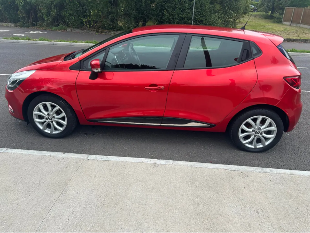 Renault Clio IV DYNAMIQUE NAV 1.2 PETR 4DR Petrol - Image 3