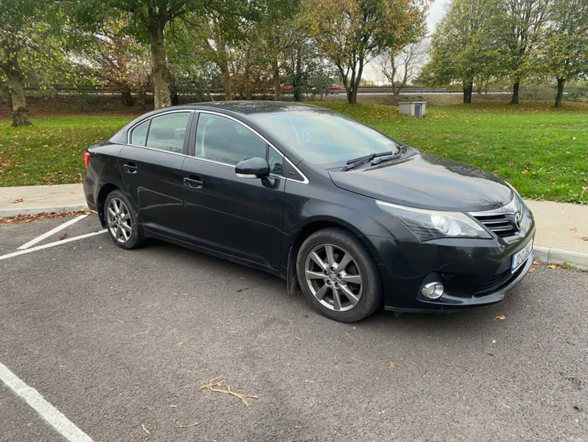 Toyota Avensis 2.0 D-4D AURA 4DR Diesel - Image 2