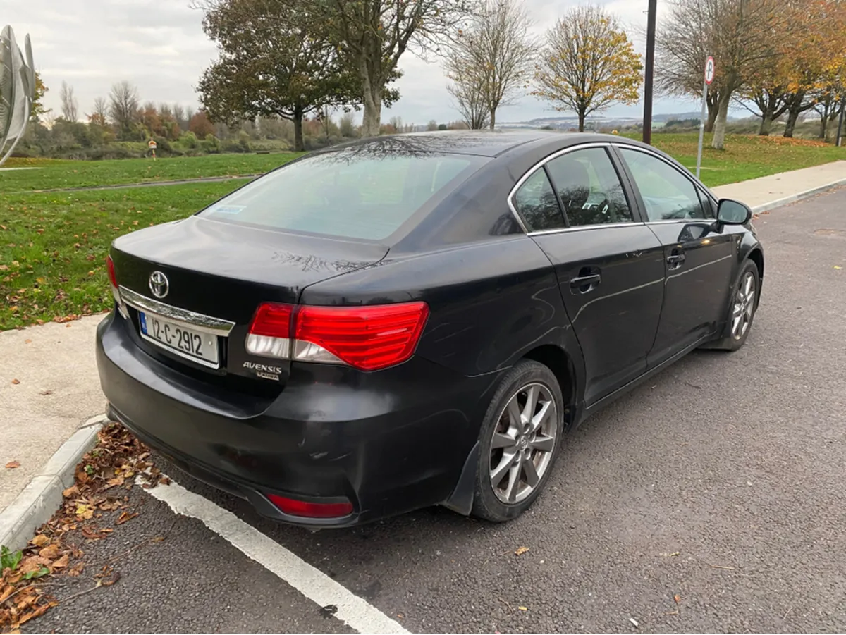 Toyota Avensis 2.0 D-4D AURA 4DR Diesel - Image 4