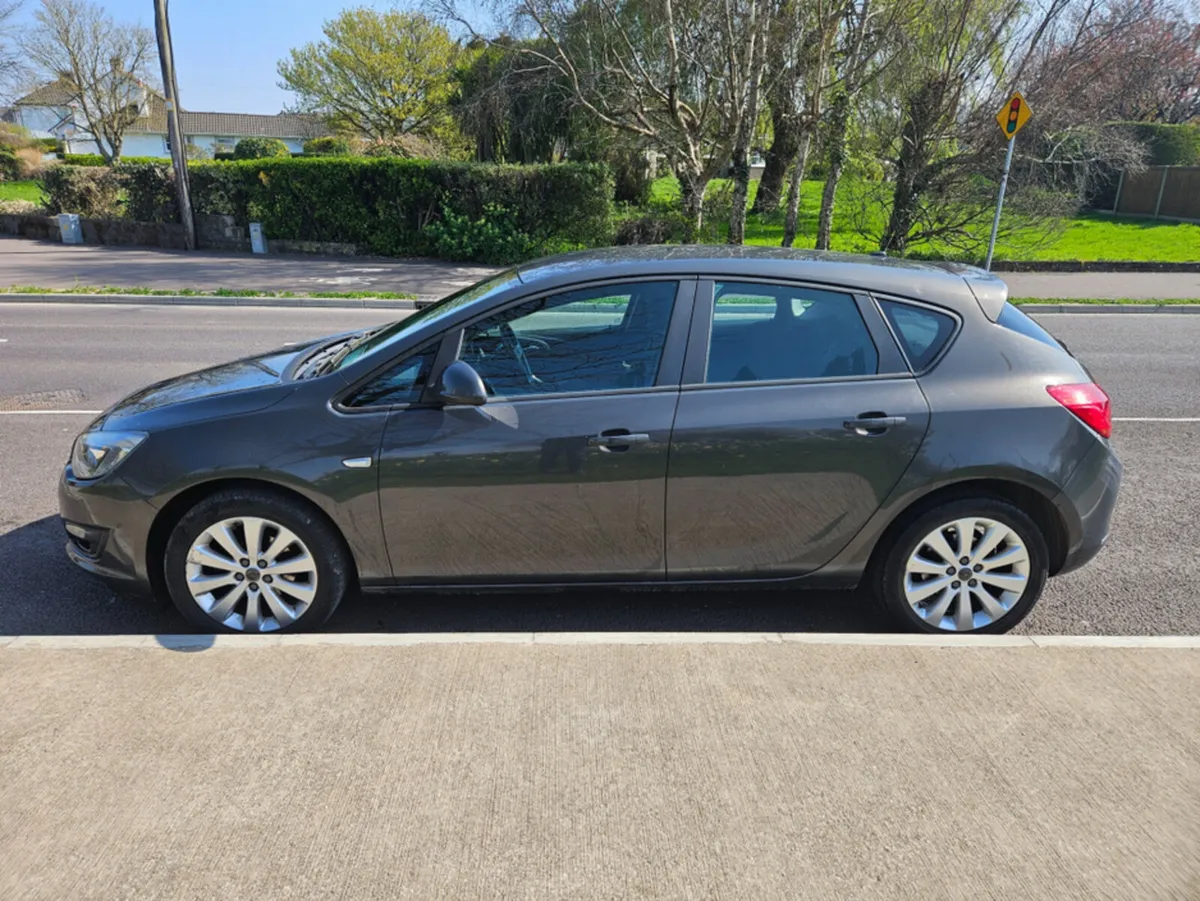 Opel Astra SC 1.4 100PS 5DR - Image 4