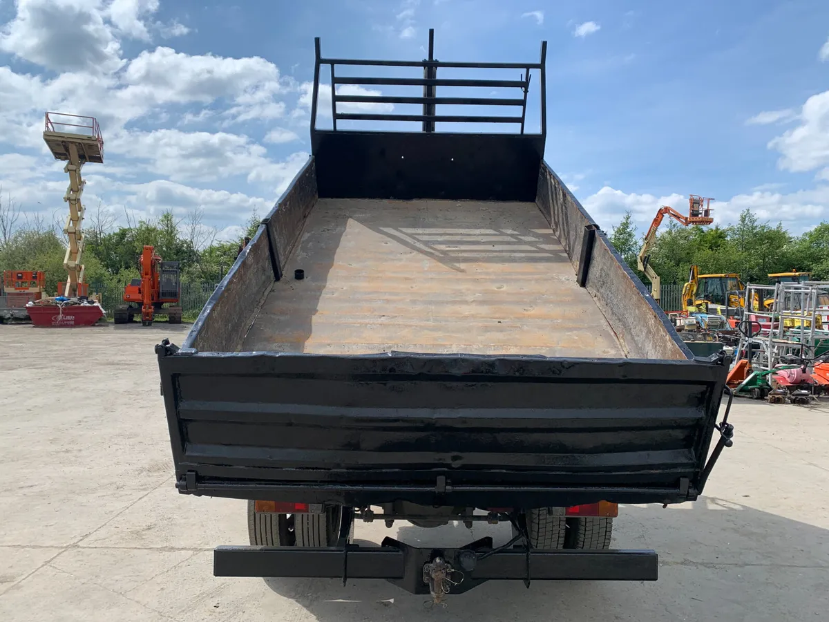 BID ONLINE NOW - 2017 HINO 300-817 TIPPER FOR AUCT - Image 4